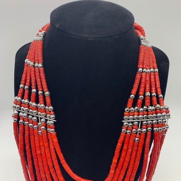 Vintage layered red coral beaded necklace - Picture 2 of 3